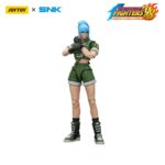 LEONA HEIDERN THE KING OF FIGHTERS’98 HERO TEAM. JoyToy x SNK presentan la figura de acción de Leona Heidern de la serie «The King of Fighters '98», tamaño aprox. 11 cm Esta detallada figura de acción a escala 1/12 captura el aspecto icónico de Leona con su atuendo táctico, su característico pelo azul y su expresión feroz. Totalmente articulada y equipada con sus emblemáticas armas, esta figura es imprescindible para los fans y coleccionistas de KOF.