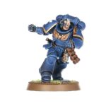 COMBAT PATROL: BLACK TEMPLARS WARHAMMER 40000. Adrax Agatone, Capitán de la 3.ª Compañía de los Salamandras, es una fuerza de destrucción concentrada y letal que golpea con fuerza y precisión en combate sin mostrar señales de agotamiento. Lidera a sus hermanos en la batalla empuñando un imponente martillo de trueno. Tras él marchan los Intercesores de Asalto, listos para lanzarse al combate cuerpo a cuerpo a su lado. Un núcleo de Marines Infernus está preparado para calcinar a sus enemigos, reclamando y manteniendo objetivos para completar la misión. Los Erradicadores y un Quad Invader apoyan al ejército con armamento pesado, conformando una fuerza de choque equilibrada. Si deseas purificar la galaxia con las llamas de Nocturne, esta caja es la forma ideal de comenzar una nueva colección de Salamandras (o ampliar un ejército ya existente) y ahorrar dinero en comparación con la compra de los kits por separado. La fuerza está liderada por Adrax Agatone, quien se lanza al fragor del combate acompañado por una escuadra de Intercesores de Asalto. Una unidad de Marines Infernus arrasa con fuego a los enemigos, barriendo objetivos vitales y defendiéndolos hasta completar la misión. Tres Erradicadores proporciona apoyo con sus poderosas armas de fusión, mientras que un Quad Invader avanza rápidamente manteniéndose al ritmo de las líneas del frente o actuando como hostigador y apoyo reactivo. Estas 20 miniaturas de plástico representan una fuerza completa para usar en partidas tácticas y ajustadas de Patrulla de Warhammer 40,000. Las reglas de esta Patrulla están disponibles como descarga gratuita en el sitio web de Warhammer Community.