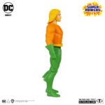 AQUAMAN (SUPER POWERS). Mitad humano y mitad atlante, Arthur Curry es Aquaman, el rey de Atlantis y defensor de los vastos océanos de la Tierra. Como miembro fundador de la Liga de la Justicia, también protege el mundo de la superficie de las fuerzas del mal.