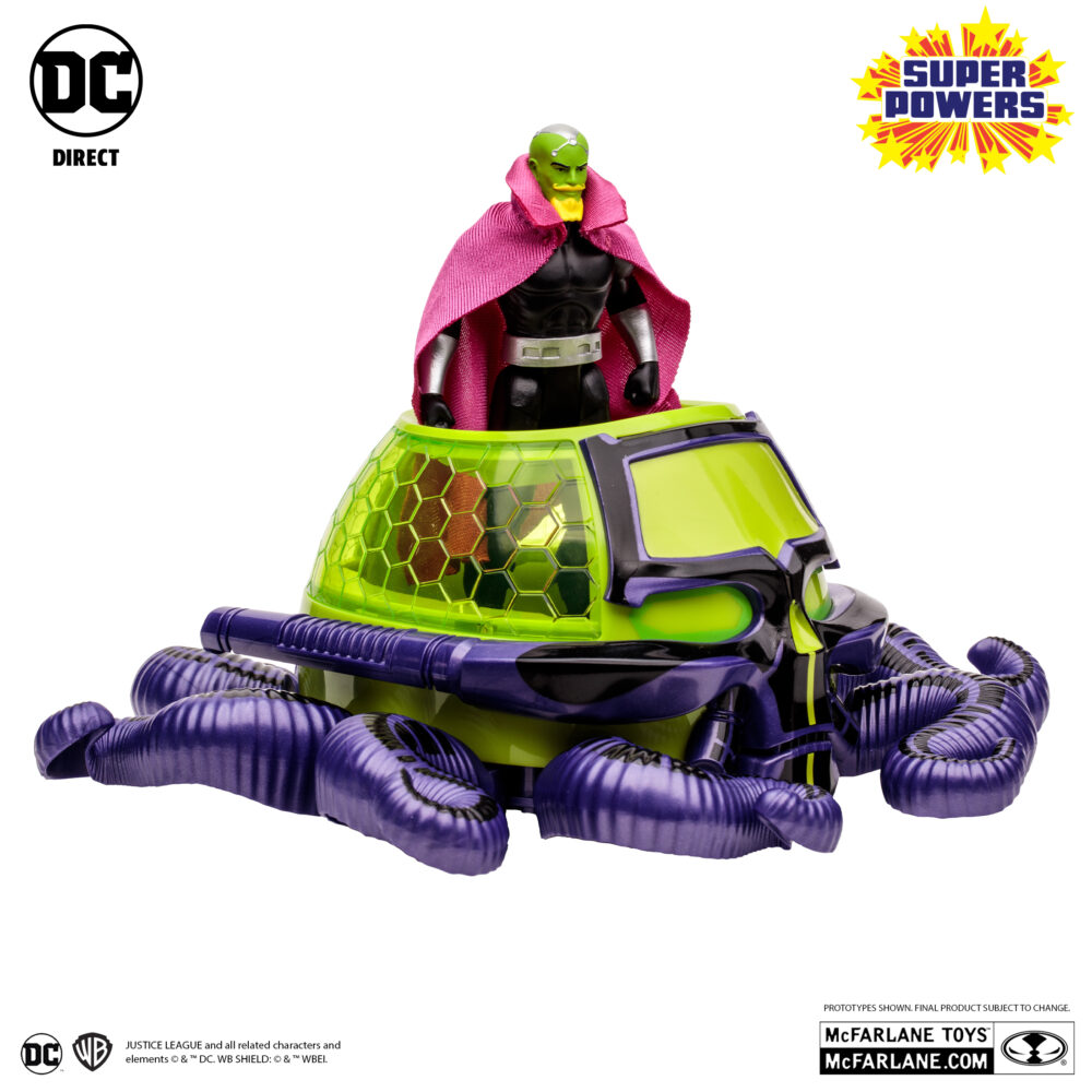 Brainiac with skull ship (gold label) super powers dc direct. Gracias a su cerebro altamente avanzado y computarizado, brainiac siempre va diez pasos por delante de sus oponentes, incluso de los más inteligentes como superman. En última instancia, su incapacidad para ver más allá de la lógica pura siempre ha sido su perdición. Pero, al igual que un virus informático malicioso que nunca se puede eliminar por completo, brainiac siempre consigue reaparecer cuando menos se lo espera.