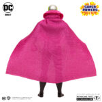 BRAINIAC WITH SKULL SHIP (GOLD LABEL) SUPER POWERS DC DIRECT. Gracias a su cerebro altamente avanzado y computarizado, Brainiac siempre va diez pasos por delante de sus oponentes, incluso de los más inteligentes como Superman. En última instancia, su incapacidad para ver más allá de la lógica pura siempre ha sido su perdición. Pero, al igual que un virus informático malicioso que nunca se puede eliminar por completo, Brainiac siempre consigue reaparecer cuando menos se lo espera.