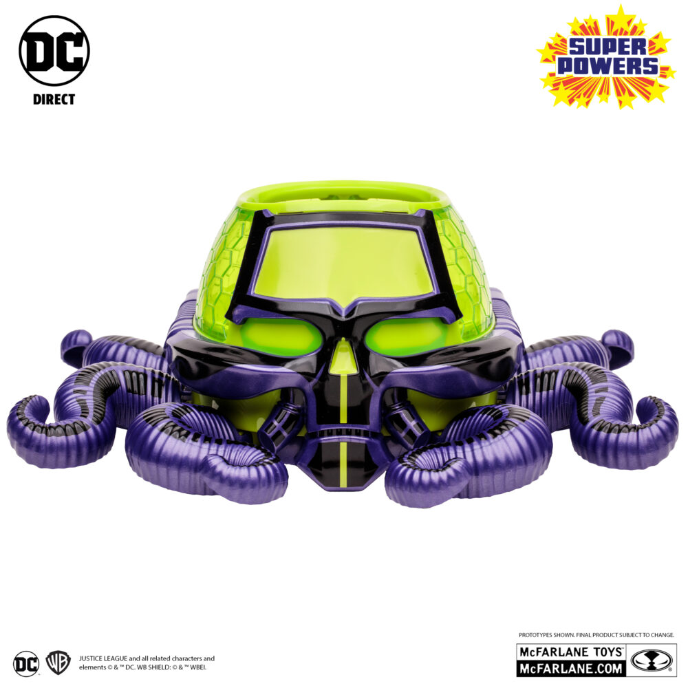 Brainiac with skull ship (gold label) super powers dc direct. Gracias a su cerebro altamente avanzado y computarizado, brainiac siempre va diez pasos por delante de sus oponentes, incluso de los más inteligentes como superman. En última instancia, su incapacidad para ver más allá de la lógica pura siempre ha sido su perdición. Pero, al igual que un virus informático malicioso que nunca se puede eliminar por completo, brainiac siempre consigue reaparecer cuando menos se lo espera.