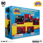 PACK BATMAN, THE WHIRLY & THE BATWING SUPER POWERS (GOLD LABEL) (SDCC) DC DIRECT. BATMAN: De niño, Bruce Wayne™ vio cómo sus padres eran brutalmente asesinados en el Callejón del Crimen de Gotham City™. Traumatizado por su muerte, dedicó su vida a convertirse en el arma más poderosa del mundo contra el crimen: ¡Batman™! BATWING: ¡Batman™ sobrevuela los cielos en el supersónico Batwing™ en busca de villanos e injusticias! WHIRLYBAT: Cuando el villano está cerca, Batman y Robin™ surcan los cielos con el Whirlybat™. Ligero y extraordinariamente ágil, este helicóptero monoplaza es el vehículo de persecución perfecto para maniobrar entre los rascacielos apretujados de Gotham City.