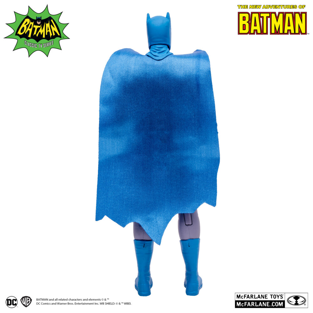 Batman (the new adventures of batman). Bruce wayne, un multimillonario playboy durante el día, disfruta de una doble vida que le proporciona la comodidad de no tener preocupaciones económicas, un mayordomo leal convertido en guardián y la base de operaciones perfecta en la antigua red de cuevas situada bajo la extensa finca de su familia. Sin embargo, por la noche, se despoja de toda apariencia, se pone su icónica capa festoneada y su capucha puntiaguda y se adentra en las sombrías calles, cielos y tejados de gotham city.