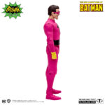 THE RIDDLER (THE NEW ADVENTURES OF BATMAN). Dotado de una inteligencia prodigiosa, el Acertijo crea trampas elaboradas, a veces al estilo de Rube Goldberg, y está dispuesto incluso a utilizar a civiles inocentes como cebo. Aunque no es físicamente imponente, la brillantez, la neurosis y la falta de empatía del Acertijo lo convierten en un enemigo increíblemente peligroso. Le importa muy poco, por no decir nada, la vida de aquellos a quienes utiliza en sus planes y, en cambio, solo los ve como peones desechables en su continua batalla intelectual contra Batman.
