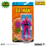 THE RIDDLER (THE NEW ADVENTURES OF BATMAN). Dotado de una inteligencia prodigiosa, el Acertijo crea trampas elaboradas, a veces al estilo de Rube Goldberg, y está dispuesto incluso a utilizar a civiles inocentes como cebo. Aunque no es físicamente imponente, la brillantez, la neurosis y la falta de empatía del Acertijo lo convierten en un enemigo increíblemente peligroso. Le importa muy poco, por no decir nada, la vida de aquellos a quienes utiliza en sus planes y, en cambio, solo los ve como peones desechables en su continua batalla intelectual contra Batman.