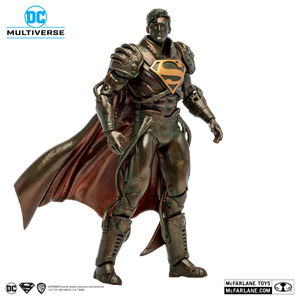 Superboy prime dc multiverse (patina) (gold label). Superboy-prime, una versión alternativa de superman, proviene de una tierra en la que los superhéroes y supervillanos de dc eran personajes de ficción... Hasta el día en que sus poderes se activaron y se convirtió en el único superhumano de su mundo. Pero después de que su planeta fuera destruido en la crisis en las tierras infinitas, se volvió loco con el tiempo y finalmente se enfrentó a los superhéroes del universo principal de dc en el evento crisis infinita. Finalmente, superboy-prime fue derrotado y encarcelado en el muro de la fuente, la barrera que rodea el universo, pero se liberó cuando este fue destruido años más tarde. Sin embargo, cuando otra crisis amenazó toda la realidad, superboy-prime volvió a demostrar que era un héroe y ayudó a salvar el multiverso dc.