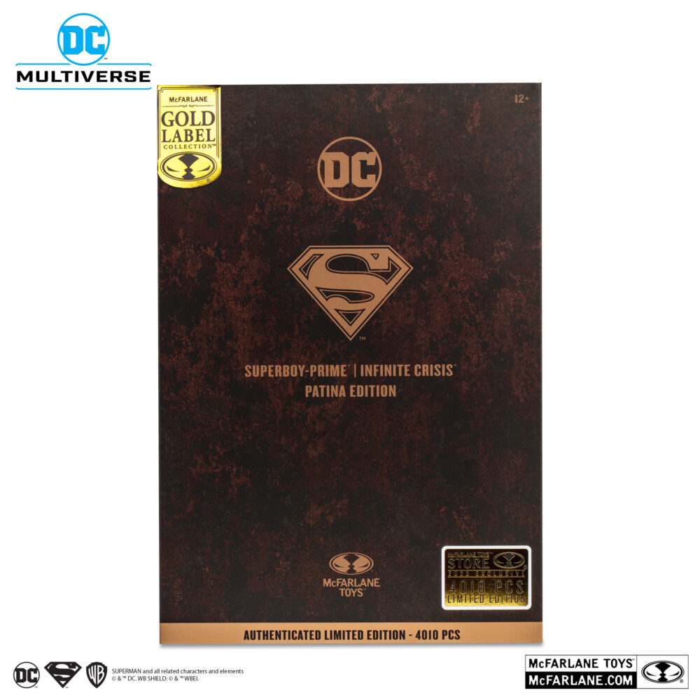 Superboy prime dc multiverse (patina) (gold label). Superboy-prime, una versión alternativa de superman, proviene de una tierra en la que los superhéroes y supervillanos de dc eran personajes de ficción... Hasta el día en que sus poderes se activaron y se convirtió en el único superhumano de su mundo. Pero después de que su planeta fuera destruido en la crisis en las tierras infinitas, se volvió loco con el tiempo y finalmente se enfrentó a los superhéroes del universo principal de dc en el evento crisis infinita. Finalmente, superboy-prime fue derrotado y encarcelado en el muro de la fuente, la barrera que rodea el universo, pero se liberó cuando este fue destruido años más tarde. Sin embargo, cuando otra crisis amenazó toda la realidad, superboy-prime volvió a demostrar que era un héroe y ayudó a salvar el multiverso dc.