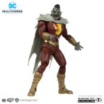 SHAZAM DC VS VAMPIRES GOLD LABEL DC MULTIVERSE. Billy Batson, que posee los poderes del Rayo Viviente, es un héroe inverosímil: un joven rebelde y arrogante que vive en acogida y que lucha constantemente con las responsabilidades que conllevan sus inmensos poderes como Guardián de la Magia. Billy es todavía un adolescente, y Shazam es la versión idealizada de él mismo como adulto. A veces, la responsabilidad de ser el último abanderado del Consejo de la Eternidad puede parecer imposible de asumir. Sin embargo, los hermanos de acogida de Billy siempre le apoyan y, tras un comienzo difícil en su relación, también lo hace la Liga de la Justicia. Lo que le falta en experiencia lo compensa con valentía, y pronto se le conoce como el mortal más poderoso de la Tierra.