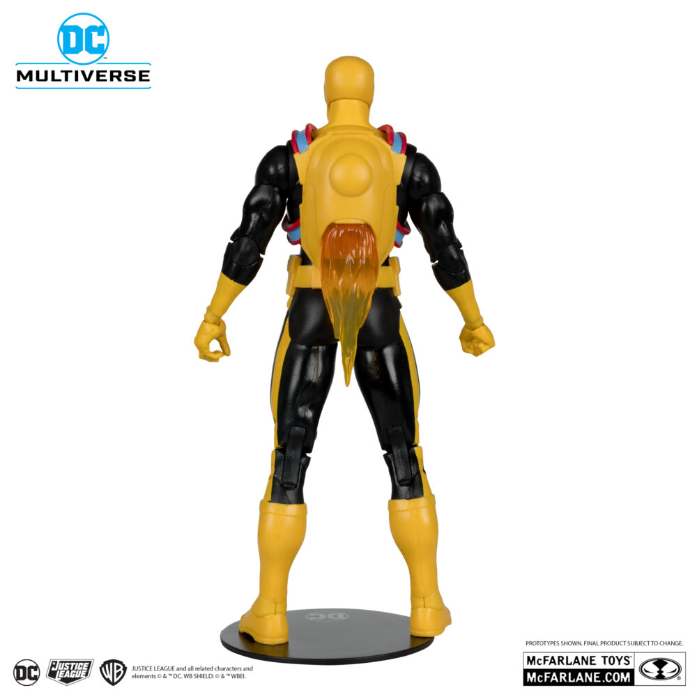 Agent liberty (panic in the sky) mcfarlane collector edition #17. El exagente de la cia ben lockwood se unió a un equipo radical, superpatriota y bien financiado llamado «sons of liberty»™ por recomendación de su antiguo jefe en la agencia. Como agente libertad, lockwood disfrutaba de acceso a armaduras y armas de alta tecnología. El agente libertad rompió filas con los hijos de la libertad cuando la organización le ordenó asesinar al senador pete ross™. Se negó a matar a su antiguo mentor y envió información clasificada sobre los hijos de la libertad al reportero del daily planet™ clark kent™ antes de comenzar una nueva vida como fugitivo. A pesar de su falta de superpoderes, el agente libertad ha colaborado brevemente con la liga de la justicia de américa™.