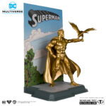 SUPERMAN CENTENNIAL PARK TRIBUTE STATUE GOLD LABEL DC MULTIVERSE. Más rápido que una bala, más poderoso que una locomotora... El Hombre de Acero libra una batalla sin fin por la verdad, la justicia y el estilo de vida americano.