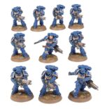 COMBAT PATROL: BLACK TEMPLARS WARHAMMER 40000. Adrax Agatone, Capitán de la 3.ª Compañía de los Salamandras, es una fuerza de destrucción concentrada y letal que golpea con fuerza y precisión en combate sin mostrar señales de agotamiento. Lidera a sus hermanos en la batalla empuñando un imponente martillo de trueno. Tras él marchan los Intercesores de Asalto, listos para lanzarse al combate cuerpo a cuerpo a su lado. Un núcleo de Marines Infernus está preparado para calcinar a sus enemigos, reclamando y manteniendo objetivos para completar la misión. Los Erradicadores y un Quad Invader apoyan al ejército con armamento pesado, conformando una fuerza de choque equilibrada. Si deseas purificar la galaxia con las llamas de Nocturne, esta caja es la forma ideal de comenzar una nueva colección de Salamandras (o ampliar un ejército ya existente) y ahorrar dinero en comparación con la compra de los kits por separado. La fuerza está liderada por Adrax Agatone, quien se lanza al fragor del combate acompañado por una escuadra de Intercesores de Asalto. Una unidad de Marines Infernus arrasa con fuego a los enemigos, barriendo objetivos vitales y defendiéndolos hasta completar la misión. Tres Erradicadores proporciona apoyo con sus poderosas armas de fusión, mientras que un Quad Invader avanza rápidamente manteniéndose al ritmo de las líneas del frente o actuando como hostigador y apoyo reactivo. Estas 20 miniaturas de plástico representan una fuerza completa para usar en partidas tácticas y ajustadas de Patrulla de Warhammer 40,000. Las reglas de esta Patrulla están disponibles como descarga gratuita en el sitio web de Warhammer Community.