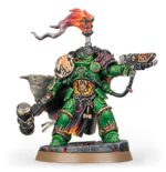 COMBAT PATROL: BLACK TEMPLARS WARHAMMER 40000. Adrax Agatone, Capitán de la 3.ª Compañía de los Salamandras, es una fuerza de destrucción concentrada y letal que golpea con fuerza y precisión en combate sin mostrar señales de agotamiento. Lidera a sus hermanos en la batalla empuñando un imponente martillo de trueno. Tras él marchan los Intercesores de Asalto, listos para lanzarse al combate cuerpo a cuerpo a su lado. Un núcleo de Marines Infernus está preparado para calcinar a sus enemigos, reclamando y manteniendo objetivos para completar la misión. Los Erradicadores y un Quad Invader apoyan al ejército con armamento pesado, conformando una fuerza de choque equilibrada. Si deseas purificar la galaxia con las llamas de Nocturne, esta caja es la forma ideal de comenzar una nueva colección de Salamandras (o ampliar un ejército ya existente) y ahorrar dinero en comparación con la compra de los kits por separado. La fuerza está liderada por Adrax Agatone, quien se lanza al fragor del combate acompañado por una escuadra de Intercesores de Asalto. Una unidad de Marines Infernus arrasa con fuego a los enemigos, barriendo objetivos vitales y defendiéndolos hasta completar la misión. Tres Erradicadores proporciona apoyo con sus poderosas armas de fusión, mientras que un Quad Invader avanza rápidamente manteniéndose al ritmo de las líneas del frente o actuando como hostigador y apoyo reactivo. Estas 20 miniaturas de plástico representan una fuerza completa para usar en partidas tácticas y ajustadas de Patrulla de Warhammer 40,000. Las reglas de esta Patrulla están disponibles como descarga gratuita en el sitio web de Warhammer Community.
