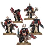 COMBAT PATROL: BLACK TEMPLARS WARHAMMER 40000. En la víspera de la batalla, los Templarios Negros se reúnen y sus campeones los guían en oración y contemplación. Unidos por su odio al enemigo, hacen un poderoso juramento que mantener en la batalla venidera. El deber de asegurarse de que sus hermanos cumplen con dicho juramento recae ahora en Vedrenn, Paladín del Emperador, que ha sido honrado con visiones de grandeza. Si quieres difundir a los cuatro vientos la fe en el Dios Emperador, esta caja es perfecta para empezar o ampliar una colección de Templarios Negros de una forma más económica que comprando los kits por separado. Lidera la fuerza un temible Paladín del Emperador, capaz de acabar con cualquier enemigo con su Espada Negra. Lo siguen al fragor del combate una escuadra de Veteranos de Ferreaguardia con el inestimable apoyo de una Escuadra de Hermanos de Armas veteranos. Completa la hueste una Escuadra de Cruzados, ideales para reclamar objetivos. Estas 19 miniaturas de plástico representan una fuerza completa de Jurados de Vedrenn con la que podrás librar intensas partidas tácticas de Patrulla de Warhammer 40,000. Puedes descargar las reglas para esta Patrulla de forma gratuita en el sitio web de Warhammer Community.