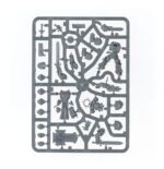 COMBAT PATROL: BLACK TEMPLARS WARHAMMER 40000. En la víspera de la batalla, los Templarios Negros se reúnen y sus campeones los guían en oración y contemplación. Unidos por su odio al enemigo, hacen un poderoso juramento que mantener en la batalla venidera. El deber de asegurarse de que sus hermanos cumplen con dicho juramento recae ahora en Vedrenn, Paladín del Emperador, que ha sido honrado con visiones de grandeza. Si quieres difundir a los cuatro vientos la fe en el Dios Emperador, esta caja es perfecta para empezar o ampliar una colección de Templarios Negros de una forma más económica que comprando los kits por separado. Lidera la fuerza un temible Paladín del Emperador, capaz de acabar con cualquier enemigo con su Espada Negra. Lo siguen al fragor del combate una escuadra de Veteranos de Ferreaguardia con el inestimable apoyo de una Escuadra de Hermanos de Armas veteranos. Completa la hueste una Escuadra de Cruzados, ideales para reclamar objetivos. Estas 19 miniaturas de plástico representan una fuerza completa de Jurados de Vedrenn con la que podrás librar intensas partidas tácticas de Patrulla de Warhammer 40,000. Puedes descargar las reglas para esta Patrulla de forma gratuita en el sitio web de Warhammer Community.