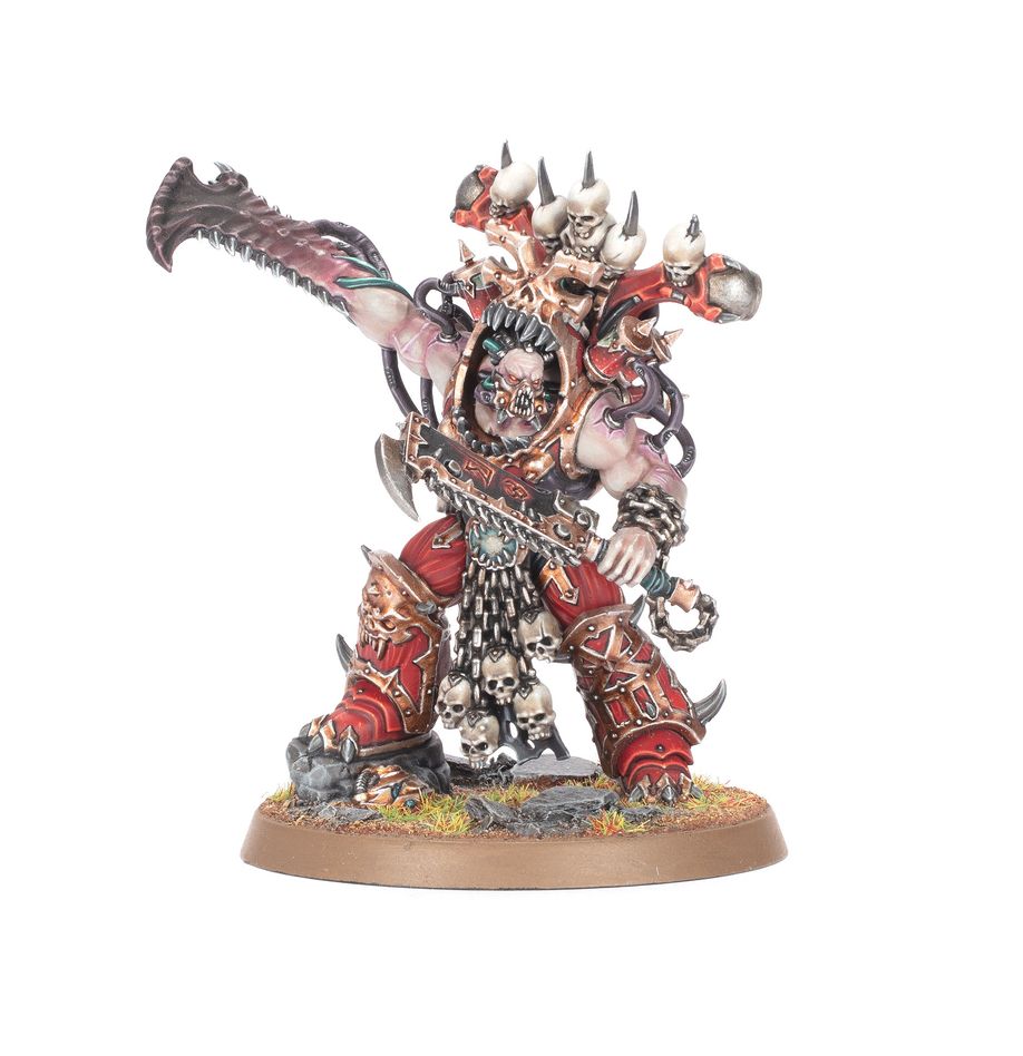 SLAUGHTERBOUND: WORLD EATERS WARHAMMER 40000. ELos Masacrejurados comparten cuerpo con el espíritu poseedor de un Devorador de Almas. Esta unión confiere al anfitrión una fuerza colosal y una rabia insaciable que los lleva a cometer carnicerías desenfrenadas. Pero contener tal poder requiere de una gran fuerza de voluntad, y la muerte de un guerrero así suele ser explosiva. Con este kit multicomponente de plástico puedes montar un Masacrejurado, un poderoso guerrero poseído por un daemon para tus ejércitos de los Devoradores de Mundos de Warhammer 40,000. Este salvaje líder añade una voraz potencia de choque a tu carga, e inspira a los guerreros cercanos a cometer actos aún más sangrientos en nombre de Khorne. Puede montarse con una de dos cabezas distintas, y con un icono de Khorne opcional alzándose sobre la misma, lo que ofrece cierto grado de personalización para esta brutal bestia poseída por un Devorador de Almas.