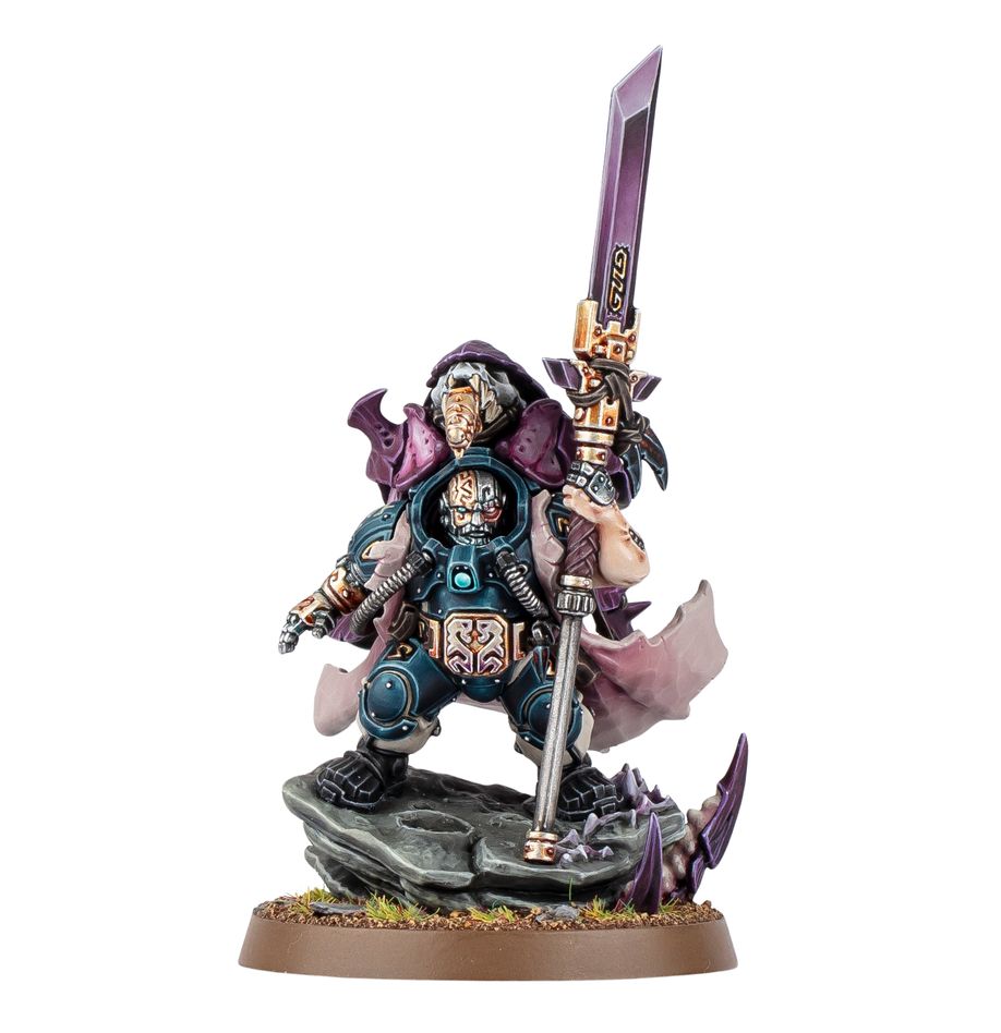 BURI AEGNIRSSEN: LEAGUES OF VOTANN WARHAMMER 40000. Buri Aegnirssen cae sobre el enemigo con el feroz abandono de quien ya no tiene nada que perder. Con los barridos de su guja de estrella oscura, Perdición, este superviviente abre un sangriento camino a través del enemigo. Ni siquiera la presa más monstruosa puede eludir la colosal venganza del Tres veces devorado. Con este kit multicomponente de plástico puedes montar a Buri Aegnirssen, un líder feroz para tus ejércitos de las Ligas de los Votann en partidas de Warhammer 40,000. Este guerrero salvaje ha sobrevivido a incontables batallas y soportado heridas que habrían acabado con la mayoría de Familiares. Empuña con maestría una guja de estrella oscura personalizada y una pistola bólter modelo Autoch como arma secundaria. Buri es el comandante ideal para una fuerza agresiva, ya que le gusta enfrentarse cara a cara con sus enemigos, sin importar quiénes sean… o qué sean.