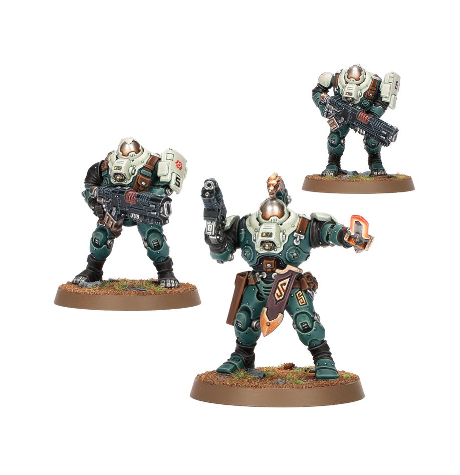 IRONKIN STEELJACKS: LEAGUES OF VOTANN WARHAMMER 40000. Los Acerobreros Ferrofamiliares son soldados por naturaleza, dotados por los Votann con talentos marciales innatos. Son capaces de sostener líneas de batalla enteras, resistiendo un fuego enemigo que derribaría a Familiares menos resistentes. En la ofensiva, lanzan salvas precisas de abrasadoras haces volkanitas que aniquilan a los enemigos elegidos en ubicaciones valiosas para la Familia. Cuando se equipan con espadas de plasma o guanteletes de conmoción, sobresalen como tropas de choque demoledoras. Estas escuadras pueden abrir brechas en las líneas enemigas, pulverizar a su infantería de élite y abrir agujeros tanto en blindajes como en el pellejo de cualquier monstruo. Con este kit multicomponente de plástico puedes montar tres Acerobreros Ferrofamiliares, guerreros increíblemente fuertes y resistentes para tus ejércitos de las Ligas de los Votann de Warhammer 40,000. Estas enormes creaciones son tropas de choque ideales y una excelente manera de añadir más carácter a tu colección, tanto táctica como estéticamente, gracias a su altura y mecánica.