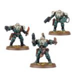 IRONKIN STEELJACKS: LEAGUES OF VOTANN WARHAMMER 40000. Los Acerobreros Ferrofamiliares son soldados por naturaleza, dotados por los Votann con talentos marciales innatos. Son capaces de sostener líneas de batalla enteras, resistiendo un fuego enemigo que derribaría a Familiares menos resistentes. En la ofensiva, lanzan salvas precisas de abrasadoras haces volkanitas que aniquilan a los enemigos elegidos en ubicaciones valiosas para la Familia. Cuando se equipan con espadas de plasma o guanteletes de conmoción, sobresalen como tropas de choque demoledoras. Estas escuadras pueden abrir brechas en las líneas enemigas, pulverizar a su infantería de élite y abrir agujeros tanto en blindajes como en el pellejo de cualquier monstruo. Con este kit multicomponente de plástico puedes montar tres Acerobreros Ferrofamiliares, guerreros increíblemente fuertes y resistentes para tus ejércitos de las Ligas de los Votann de Warhammer 40,000. Estas enormes creaciones son tropas de choque ideales y una excelente manera de añadir más carácter a tu colección, tanto táctica como estéticamente, gracias a su altura y mecánica.