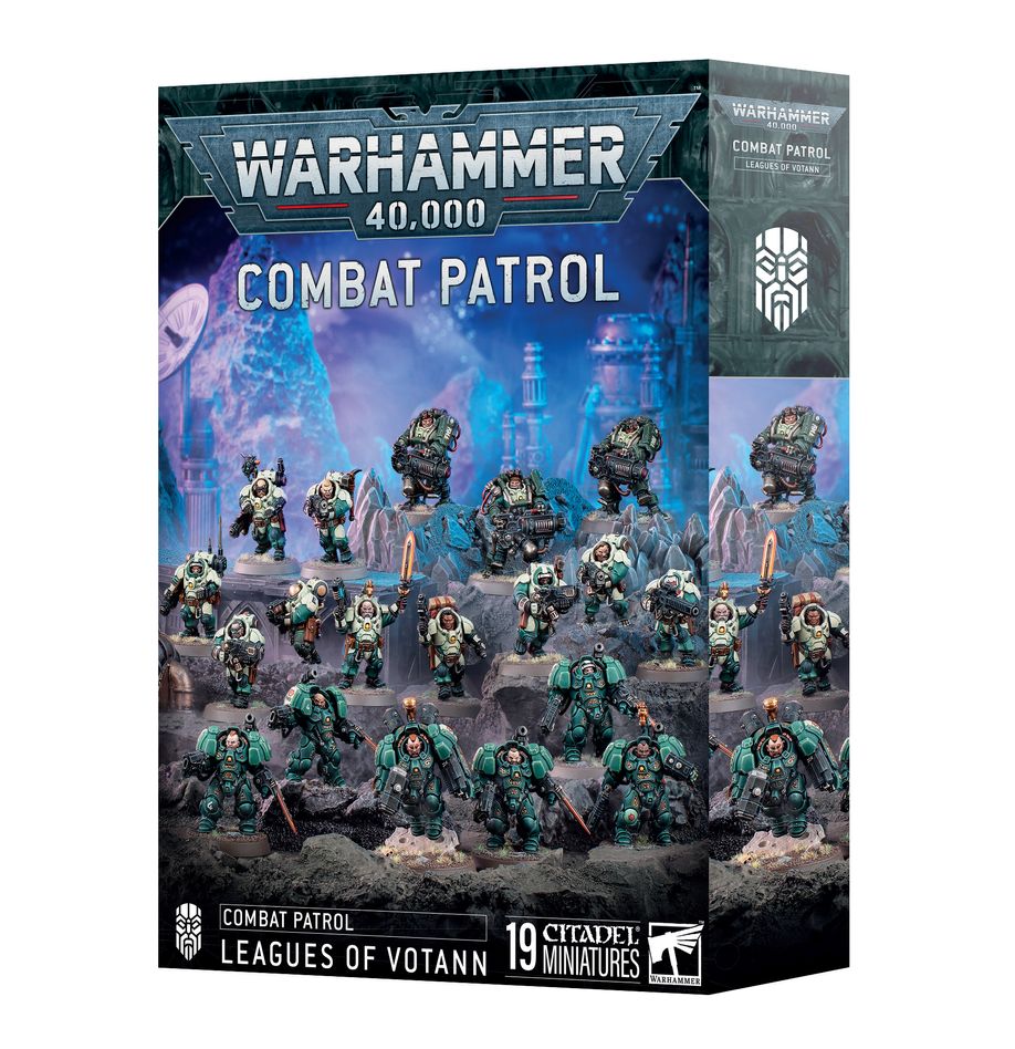 COMBAT PATROL: LEAGUES OF VOTANN WARHAMMER 40000. Vynn, Tumba de la Perdición es reconocido entre los suyos como un verdugo de las amenazas más temibles y un guardián implacable del futuro de su pueblo. Lidera una fuerza de choque flexible compuesta por versátiles Sucesores Combatientes, la élite de los Guardamoradas Einhyr y los pesados Estruendosos Brôkhyr para expandir las posesiones de la Familia. Si quieres asegurar tu territorio en nombre de los Ancestros, esta caja es la manera perfecta de comenzar una nueva colección de las Ligas de los Votann (o ampliar un ejército existente) y ahorrar dinero en comparación con la compra de las cajas por separado. La fuerza está liderada por Vynn, Tumba de la Perdición, un poderoso héroe equipado con un exotraje pesado, y acompañado por una escolta de Guardamoradas Einhyr. Una unidad de Estruendosos Brôkhyr proporciona apoyo a distancia mientras los Sucesores reclaman objetivos clave. Estas 19 miniaturas de plástico representan una fuerza completa del Baluarte de Vynn para usar en partidas tácticas y ajustadas de Patrulla de Warhammer 40,000. Las reglas de esta Patrulla están disponibles como descarga gratuita en el sitio web de Warhammer Community.