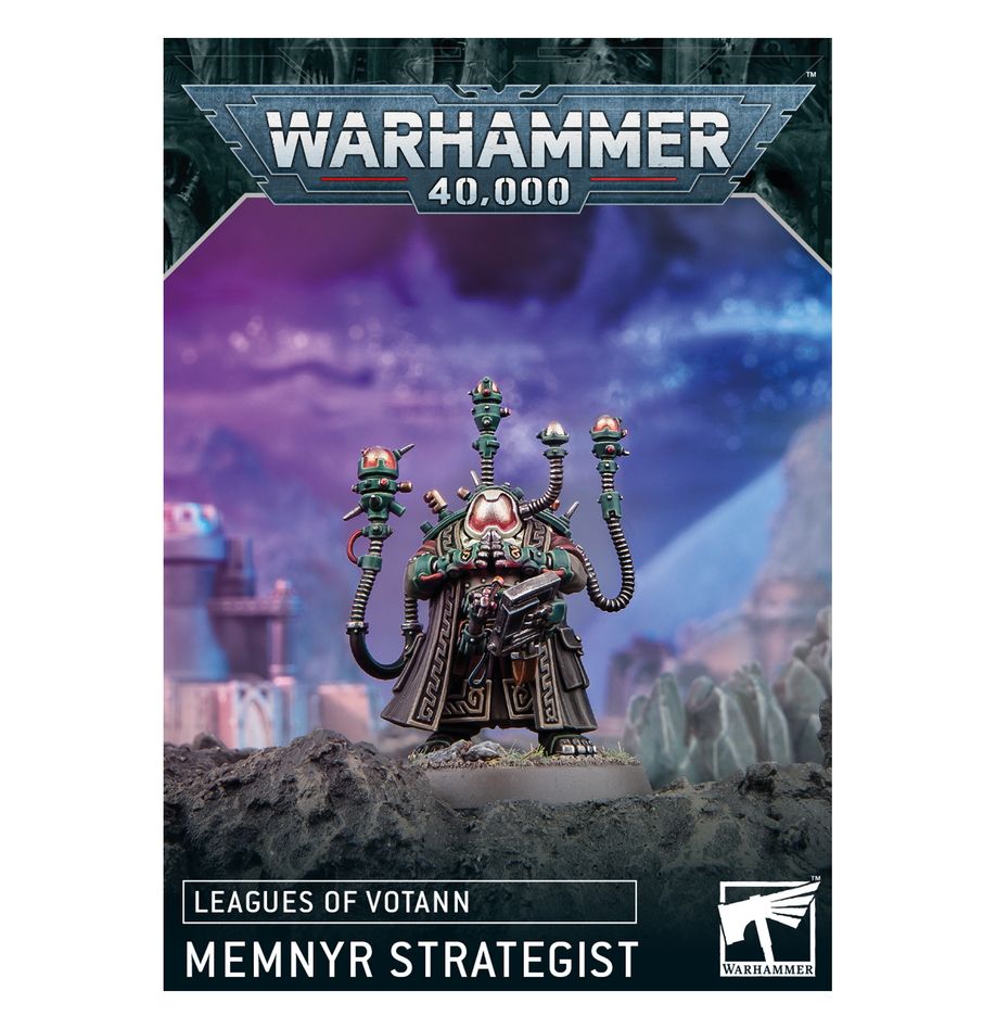 MEMNYR STRATEGIST: LEAGUES OF VOTANN WARHAMMER 40000. Los Estrategas Memnyr son tácticos marciales superlativos que aportan información para superar al enemigo y determinar sus puntos débiles. Pueden extrapolar tan bien los planes del enemigo que sus consejos rozan la precognición, lo que permite asestar golpes devastadores cuando menos se esperan. Con este kit multicomponente de plástico puedes montar un Estratega Memnyr, un genio táctico para tus ejércitos de las Ligas de los Votann de Warhammer 40,000. Capaces de calcular las variables de la batalla, pueden aportar su destreza logística a las unidades que comandan y a tu fuerza en general. Estos carismáticos héroes son ideales para darte ventaja en la batalla.