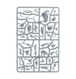 SPEARHEAD: FLESH-EATER COURTS – CHARNEL WATCH WARHAMMER AGE OF SIGMAR. La Guardia del Osario custodia las fronteras de los dominios de las Cortes Comecarne. Un Guardián Sangriento Abominable dirige el destacamento mientras Desolladores de la Cripta alados patrullan los cielos. Los Horrores de la Cripta se establecen en las fortalezas y las protegen frente a incursiones, y una banda de Fustigabestias Reales persigue a sus presas por los campos y las colinas de sus cotos de caza. Si deseas proteger los dominios de tu señor, esta caja es perfecta para empezar o ampliar una colección de Cortes Comecarne de una forma más económica que comprando los kits por separado. Dirigidos por un salvaje Guardián Sangriento Abominable y protegidos por Desolladores de la Cripta de élite, son una fuerza a tener muy en cuenta. Los Horrores de la Cripta se lanzan hacia delante para enfrentarse a las unidades más duras, y los Fustigabestias Reales controlan el campo de batalla y toman objetivos clave. Estas miniaturas forman una fuerza completa de Punta de lanza, lo que significa que podrás empezar a jugar disputadas partidas tácticas nada más abrir la caja.