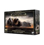 LEGIONS IMPERIALIS: TYPHON HEAVY SIEGE TANK SQUADRON WARHAMMER THE HORUS HERESY. El tanque de asedio pesado Typhon es una plataforma de armas móvil con una asombrosa potencia de fuego diseñada para operar el colosal cañón Dreadhammer como única pieza de artillería. Se creó para satisfacer la necesidad de una máquina de guerra capaz de llegar rápidamente hasta la línea de batalla y derribar fortificaciones enteras sin tener que depender del lentísimo avance de la artillería pesada del Ejército imperial. Con este kit multicomponente de plástico puedes montar cuatro Typhon Heavy Siege Tanks, vehículos especializados en destruir fortalezas para tus ejércitos de Legiones Astartes en partidas de Legions Imperialis. Su diseño, basado en el chasis del Land Raider, sacrifica la capacidad de transporte para dar cabida a un colosal Dreadhammer cannon capaz hacer añicos cualquier cosa, desde infantería hasta columnas de blindados y estructuras enteras. El kit incluye opciones dotar a tus tanques de lascannons o heavy bolters de barquilla lateral, y las escotillas superiores pueden montarse cerradas, con un Tank Commander o con un artillero operando un heavy bolter o multi-melta montado en afuste exterior.
