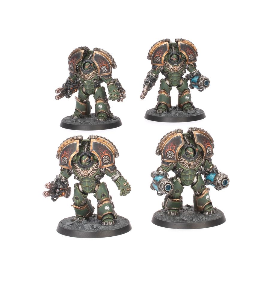 Saturnine terminator squad warhammer the horus heresy. Los exterminadores saturnine se desplegaron por primera vez en grandes cifras en las arenas negras de isstvan v. Este modelo, desarrollado por el primarca vulcan, es más alto y robusto que otras variantes de la armadura exterminador. La combinación de todo tipo de armas de energía letales y poderosos escudos de energía permite a sus portadores atravesar el campo de batalla con total impunidad. Con este kit multicomponente de plástico puedes montar cuatro space marines en saturnine terminator armour para tus ejércitos de legiones astartes de warhammer: the horus heresy. Su blindaje pesado y sus escudos avanzados les brindan una resistencia superlativa, y sus armas de energía los hacen letales tanto a distancia como en combate. Son los rompelíneas ideales y destacan por su capacidad para defender objetivos clave frente a grandes masas de enemigos.