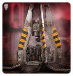 LEGION DROP POD WARHAMMER THE HORUS HERESY. Las cápsulas de desembarco son módulos de descenso orbital autónomos y recuperables, diseñados para desplegar una escuadra de Marines Espaciales. Se utilizan para ataques sorpresa y despliegues de combate en medio de zonas de guerra activas, donde las naves de guerra de las Legiones Astartes las lanzan como proyectiles desde el borde del espacio hacia su objetivo. Las cápsulas están blindadas y reforzadas para soportar los rigores de la reinserción, pero su verdadera defensa es la velocidad. Con este kit multicomponente de plástico puedes montar una Drop Pod, una opción de transporte para los ejércitos de las Legiones Astartes de Warhammer: The Horus Heresy. Si lo tuyo es la disrupción, el acoso y las tácticas agresivas, la Drop Pod ofrece nuevas opciones tácticas para tus fuerzas. Está equipada de serie con un Pintle Mounted combi-bolter. La miniatura cuenta con numerosos detalles de sus sistemas internos, como una consola y arneses, y además las cinco puertas pueden montarse sin pegamento, lo que permite abrirlas y cerrarlas.