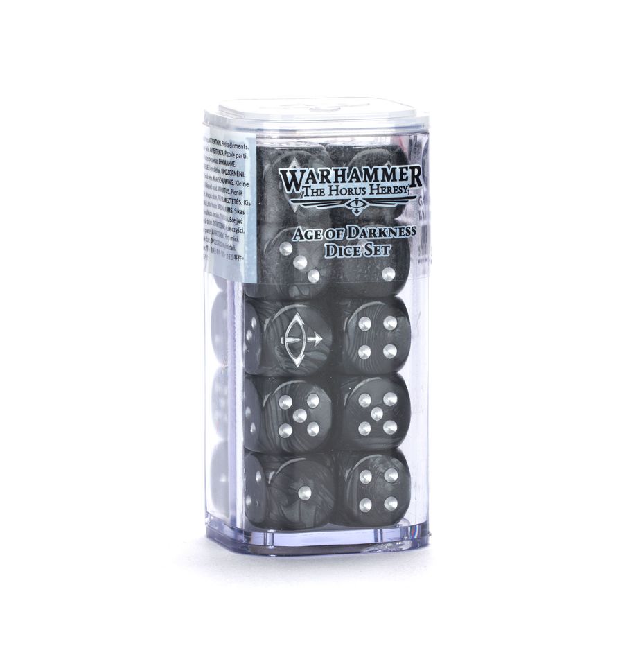 Age of darkness dice set warhammer the horus heresy. La herejía de horus es una de las épocas más oscuras de la convulsa historia de la humanidad: los mismos soldados y armas que unificaron el imperium durante la gran cruzada acabaron partiéndolo en dos. En estos tiempos sombríos, los guerreros se aferraban a cualquier atisbo de esperanza o propósito que pudieran encontrar. Un juego de 20 dados de seis caras con esquinas redondeadas para usarlos en partidas de warhammer: the horus heresy, con la temática del señor de la guerra que marcó aquella época. Están fabricados en plástico acrílico de color negro perlado con muescas de tinta plateada y miden 16 mm de arista. Las caras del 1 al 5 están marcadas con los tradicionales puntos, mientras que la cara del 6 está adornada con el icono rúnico del ojo de horus.
