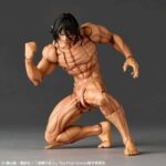ATTACK TITAN EREN YEAGER ATTACK ON TITAN AMAZING YAMAGUCHI REVOLTECH. ¡Los exterminaremos incluso con Revoltech! ¡Disfruta de la acción de los gigantes con movimientos al estilo Yamaguchi! Del exitoso anime Ataque a los Titanes, el protagonista Eren Yeager se ha transformado en el "Titán de Ataque", ¡ya disponible en Amazing Yamaguchi, bajo la dirección de Yamaguchi Katsuhisa! La figura recrea su singular musculatura, y aunque se trata de una figura humanoide sencilla, su postura es fiel a la de la película. La fuerza del cuerpo densamente tonificado se realza aún más mediante una cuidadosa pintura de sombras. Los omóplatos se pueden mover hacia adelante y hacia atrás junto con los lados izquierdo y derecho del pecho dividido, permitiendo que los brazos se abran bien y se crucen profundamente. El torso se puede dividir con flexibilidad, permitiendo arqueos y flexiones naturales. Las articulaciones de la cadera combinan articulaciones esféricas y ejes diagonales al estilo Yamaguchi. Y las espinillas se pueden mover para expresar la "flexibilidad" del cómic, añadiendo articulaciones que no se encuentran en el cuerpo humano. Todos estos trucos móviles han sido cuidadosamente desarrollados por Yamaguchi Katsuhisa, ¡lo que te permite recrear las poses de acción dinámicas de Eren como un titán en tus manos!