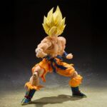 SUPER SAIYAN SON GOKU LEGENDARY SUPER SAIYAN DRAGON BALL Z SH FIGUARTS RE-RUN. Tamashii presenta dentro de su colección S.H.Figuarts la figura de Super Saiyan Son Goku, basado en su aspecto durante el combate final del arco de Freezer en "Dragon Ball Z". La figura mide aproximadamente 14,5 cm y destaca por su musculatura expuesta y ropa desgarrada. Incluye 3x expresiones faciales, 5x manos intercambiables para cada lado, 1x parte frontal de reemplazo, 1x cabeza alternativa y 1x efecto para el ataque Kamehameha. Fabricada en PVC y ABS. UNIDADES LIMITADAS.