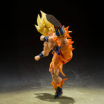 SUPER SAIYAN SON GOKU LEGENDARY SUPER SAIYAN DRAGON BALL Z SH FIGUARTS RE-RUN. Tamashii presenta dentro de su colección S.H.Figuarts la figura de Super Saiyan Son Goku, basado en su aspecto durante el combate final del arco de Freezer en "Dragon Ball Z". La figura mide aproximadamente 14,5 cm y destaca por su musculatura expuesta y ropa desgarrada. Incluye 3x expresiones faciales, 5x manos intercambiables para cada lado, 1x parte frontal de reemplazo, 1x cabeza alternativa y 1x efecto para el ataque Kamehameha. Fabricada en PVC y ABS. UNIDADES LIMITADAS.