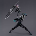 GEN NARUMI KAIJU Nº8 SH FIGUARTS. Tamashii suma a su colección S.H.Figuarts la figura articulada de Gen Narumi, el séptimo capitán de la primera división de las fuerzas de defensa japonesa en el anime "Kaiju No.8". Esta figura de 14,5 cm ha sido diseñada con proporciones basadas en su representación en la serie para reproducir gran cantidad de poses. Incluye 2x placas faciales intercambiables, 1x cabello alternativo, 2x juego de manos adicionales y 1x arma Número 1. También incluye como extra 1x placa facial intercambiable para KAFKA HIBINO FIGURA 16 CM KAIJU NO. 8 SH FIGUARTS (se venden por separado). UNIDADES LIMITADAS.