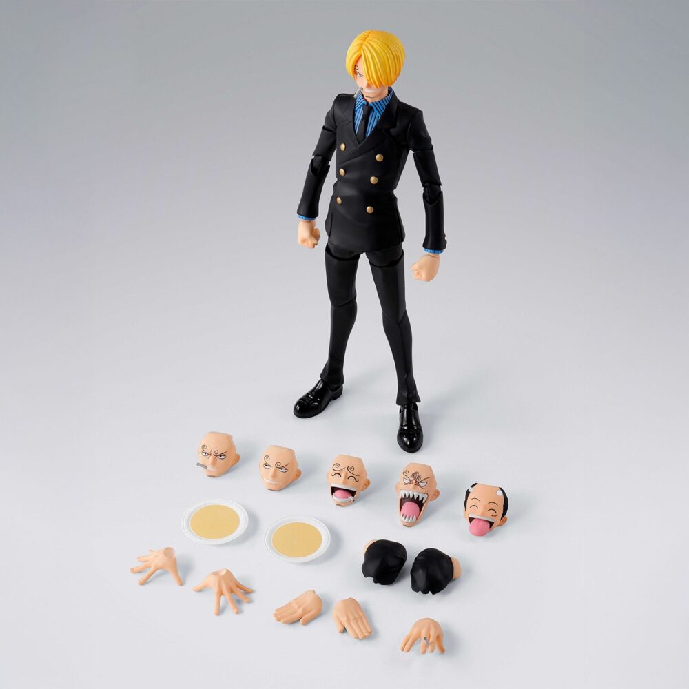 Sanji romance dawn one piece sh figuarts. Tamashii incorpora a la colección s. H. Figuarts la figura de sanji en su versión dawn romance, basada en su atuendo clásico de la saga east blue de los primeros episodios de la serie "one piece". Esta figura mide 15,5 cm y cuenta con un sistema de articulación mejorado, lo que permite representar dinámicas posturas de combate. Incluye 4x placas faciales para mostrar distintas expresiones, 5x manos adicionales, 2x platos para recrear escenas durante el servicio de comidas, y 1x set de muslos intercambiables para poses de patadas. Como extra, cuenta con 1x placa facial adicional compatible con la figura monkey d luffy raid of onigashima one piece sh figuarts (se vende por separado).