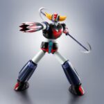 UFO ROBOT GRENDIZER SIDE SUPER THE ROBOT SPIRITS. Tamashii incorpora a su colección The Robot Spirits Side Super esta figura de Grendizer que conmemora el 50º aniversario de la serie original "UFO Robot Grendizer". La figura mide aproximadamente 16 cm y cuenta con articulaciones que le permiten moverse libremente. Está equipada con 2x pares de manos intercambiables, 2x cuchilla doble (que se pueden unir) y 2x puños rotantes. UNIDADES LIMITADAS.