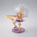 MONKEY D LUFFY GEAR5 ONE PIECE WORLD COLLECTABLE FIGURE X SH FIGUARTS. Tamashii Nations presenta dentro de la colección World Collectable Figure x S.H. Figuarts, la figura articulada Collectors Shop de Monkey D. Luffy. La figura del joven aspirante a convertirse en el rey de los piratas mide 7,5 cm y está basada en la transformación Gear 5 del personaje del anime "One Piece". Incluye 1x placa facial, 1x par de brazos intercambiables y 1x base lila transparente con soporte con el logotipo de la colección. Ideal para exponer con las demás mini figuras de Luffy y podrás mostrarlo en sus diferentes poses (se venden por separado).   UNIDADES LIMITADAS.