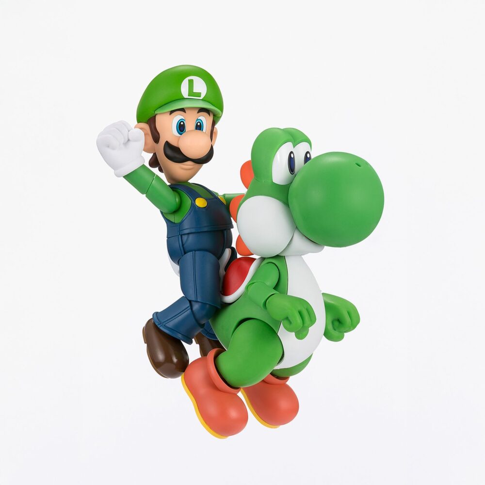 Yoshi super mario sh figuarts. Tamashii presenta en su colección s. H. Figuarts esta figura articulada de yoshi, inspirada en el universo de "super mario bros". Mide aproximadamente 11 cm y permite recrear momentos clásicos del videojuego, gracias a accesorios como 1x huevo de yoshi, 2x lenguas intercambiables, 1x mano derecha, 1x par de ojos y conectores para posar a mario o luigi montados sobre su lomo (figuras vendidas por separado). Incluye 1x soporte con decorado de huevo de yoshi. Fabricada en abs/pvc.  