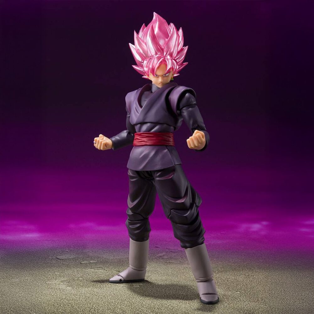Goku black super saiyan rose dragon ball super sh figuarts re-run. Tamashii presenta la figura de goku black - super saiyan rose - dentro de la línea s. H. Figuarts, basada en su aparición en la serie "dragon ball super". Mide aproximadamente 14 cm y ha sido diseñada con gran detalle para reproducir fielmente su aspecto en la transformación rosa. Incluye 3x expresiones faciales (sonriente, gritando y de combate), 2x manos izquierdas y 3x manos derechas intercambiables. Fabricada en pvc y abs, permite una amplia variedad de poses dinámicas. Unidades limitadas.