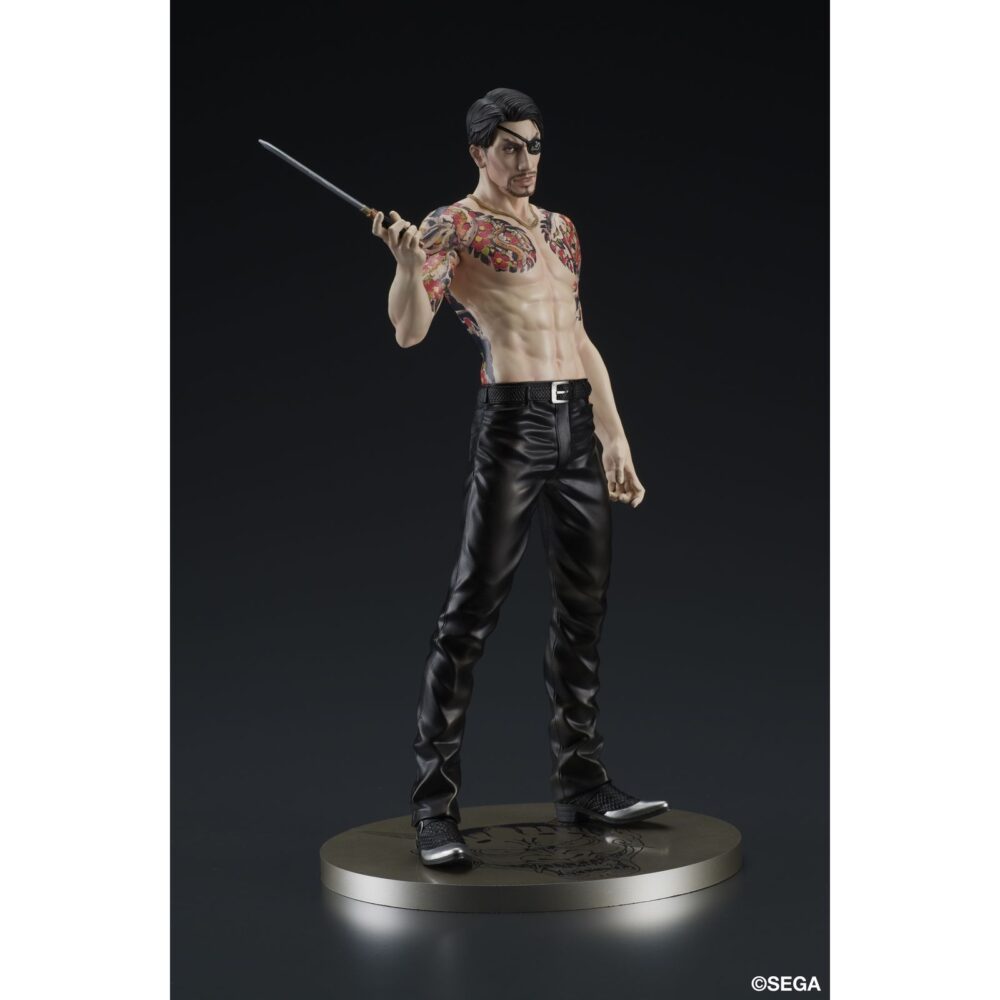 Goro majima battle style yakuza: like a dragon digsta. Dig co. , ltd. Vuelve a presentar dentro de su línea digstar la figura de goro majima en posición de combate como aparece en el videojuego "like a dragon" de la saga "yakuza". Esta estatua muestra al personaje con su icónico tatuaje hannya y una expresión que refleja toda su personalidad. Mide aproximadamente 17,5 cm de alto incluyendo su base y está fabricada en pvc y abs. Incluye 1x juego de brazos intercambiables y una base circular con acabado metálico. Ideal para exponer con taiga saejima battle style yakuza: like a dragon digsta (se venden por separado).