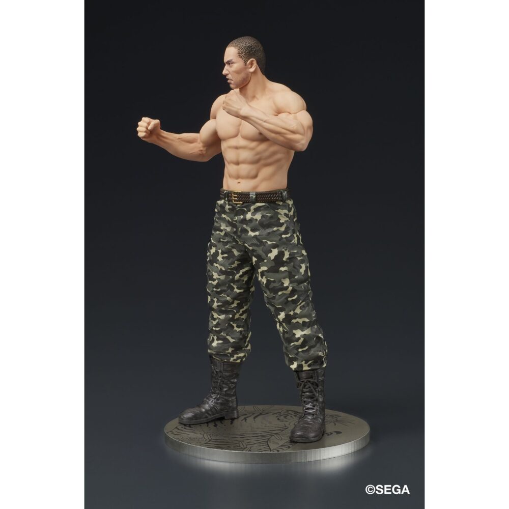 Taiga saejima battle style yakuza: like a dragon digsta. Dig co. , ltd. Suma a su línea digstar la figura de taiga saejima en posición de combate como aparece en el videojuego "like a dragon" de la saga "yakuza". Representado con sus tatuajes de tigre y bambú con una expresión intensa, esta pieza captura la fuerza y presencia del personaje. Los detalles han sido logrados mediante modelado y pintado digital de alta precisión. Incluye una base circular con acabado metálico. Ideal para exponer con goro majima battle style yakuza: like a dragon digsta (se venden por separado).