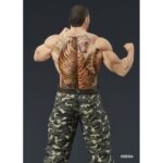 TAIGA SAEJIMA BATTLE STYLE YAKUZA: LIKE A DRAGON DIGSTA. Dig Co., Ltd. suma a su línea Digstar la figura de Taiga Saejima en posición de combate como aparece en el videojuego "Like a Dragon" de la saga "Yakuza". Representado con sus tatuajes de tigre y bambú con una expresión intensa, esta pieza captura la fuerza y presencia del personaje. Los detalles han sido logrados mediante modelado y pintado digital de alta precisión. Incluye una base circular con acabado metálico. Ideal para exponer con GORO MAJIMA BATTLE STYLE YAKUZA: LIKE A DRAGON DIGSTA (se venden por separado).