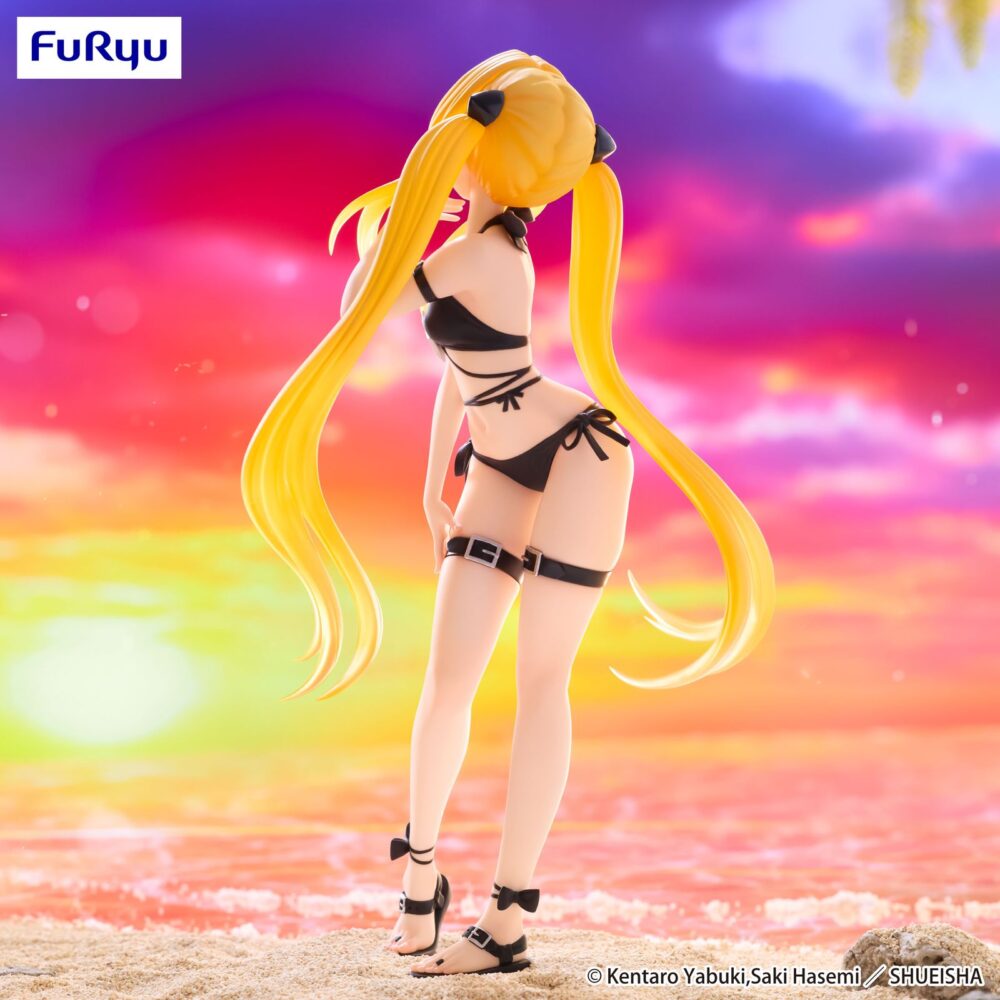 Konjiki no yami to love ru darkness trio-try-it. Furyu introduce a su colección trio-try-it la figura de konjiki no yami, la asesina sin emociones del anime "to love ru darkness". La figura mide 19 cm y está fabricada en atbc-pvc y abs. Su diseño resalta el estilo dinámico característico de la línea con una pose divertida y sugerente.