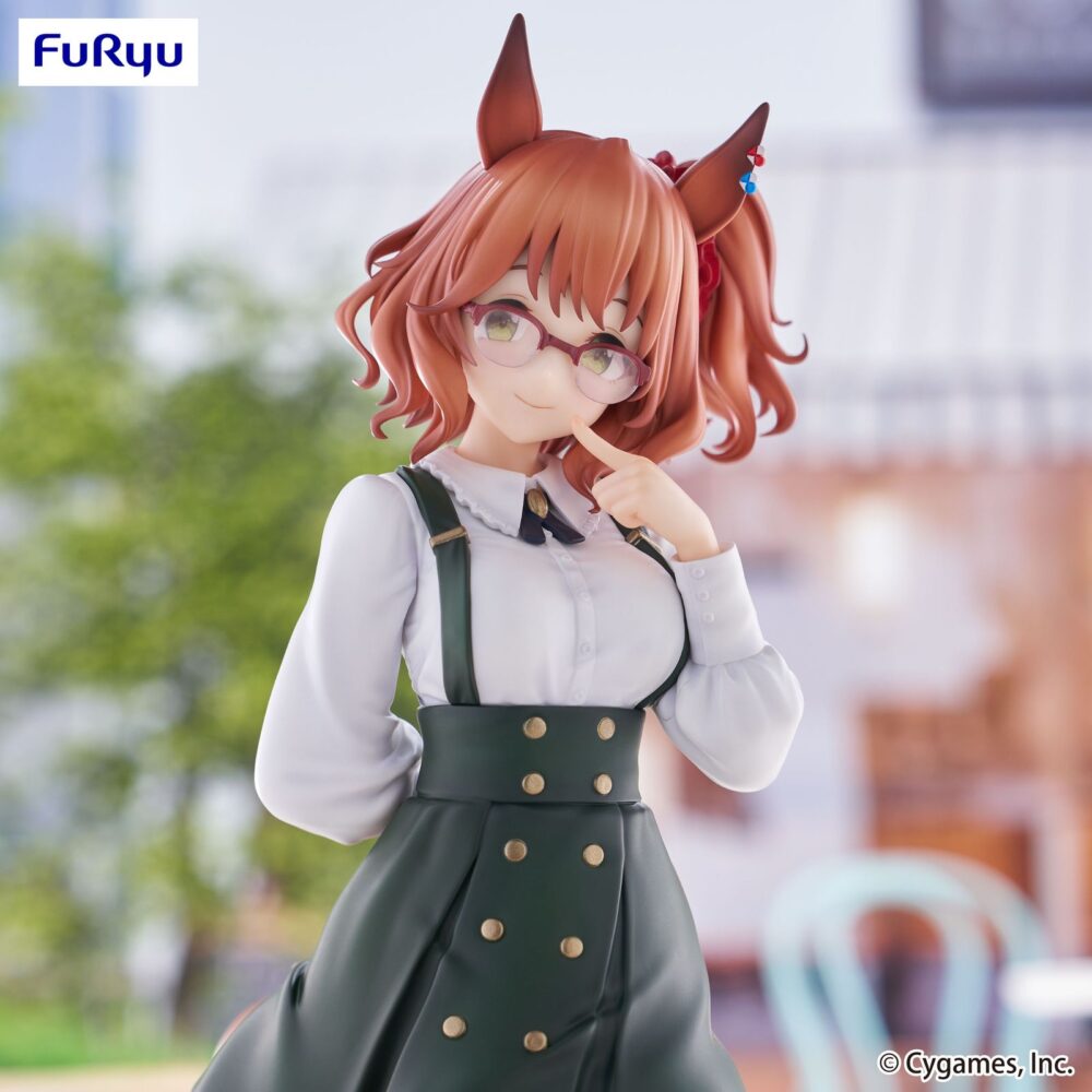 Aston machan umamusume pretty derby trio-try-it. Furyu suma a su línea trio-try-it la figura de aston machan, la tierna integrante de la franquicia "umamusume: pretty derby". Esta recreación mide 20 cm y está fabricada en atbc-pvc y abs. Representa al personaje en pose tierna detallada con gran fidelidad al diseño original.