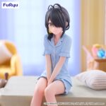KOTONO SHIUNJI THE SHIUNJI FAMILY CHILDREN NOODLE STOPPER. Furyu introduce a su línea Noodle Stopper la figura de Kotono Shiunji, La hija menor de la familia Shiunji en la serie "The Shiunji Family Children". La figura mide aproximadamente 17 cm y está fabricada en ATBC-PVC. Presenta al personaje de forma cómoda y relajada en posición sentada, característica de esta colección, ideal para colocar en baldas de estanterías o bordes de mesas.