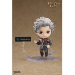 ASTARION BALDUR´S GATE III NENDOROID. Good Smile incorpora a su colección Nendoroid la figura de Astarion, el elfo vampiro del videojuego "Baldur's Gate III". Mide aproximadamente 10 cm e incluye 3x placas faciales intercambiables (sonriente, sonrisa vampirica y cara ensangrentada), 1x copa de vino, 1x daga Rhapsody, 1x lámina de "aprobado por Astarion" y otras partes opcionales para poses. Cuenta con base cuadrada transparente y soporte para su exposición.