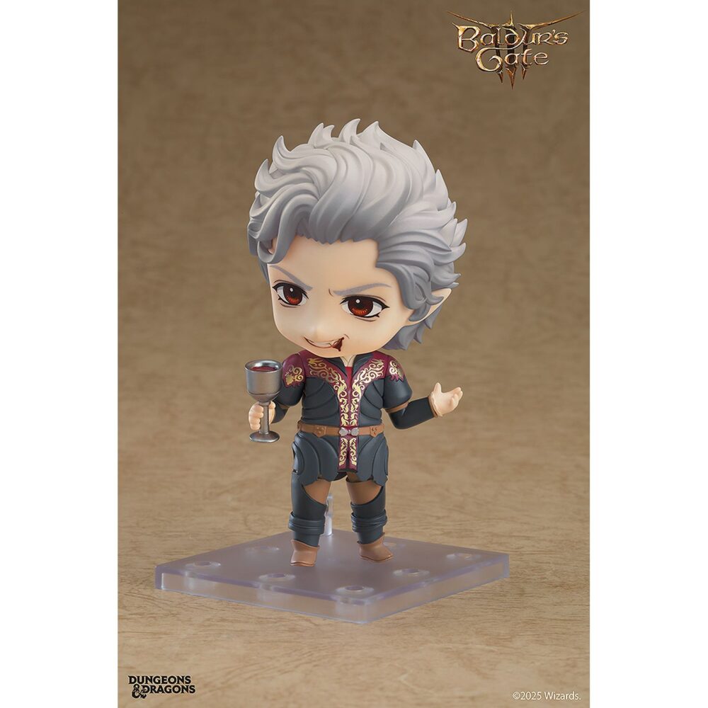 Astarion baldur´s gate iii nendoroid. Good smile incorpora a su colección nendoroid la figura de astarion, el elfo vampiro del videojuego "baldur's gate iii". Mide aproximadamente 10 cm e incluye 3x placas faciales intercambiables (sonriente, sonrisa vampirica y cara ensangrentada), 1x copa de vino, 1x daga rhapsody, 1x lámina de "aprobado por astarion" y otras partes opcionales para poses. Cuenta con base cuadrada transparente y soporte para su exposición.