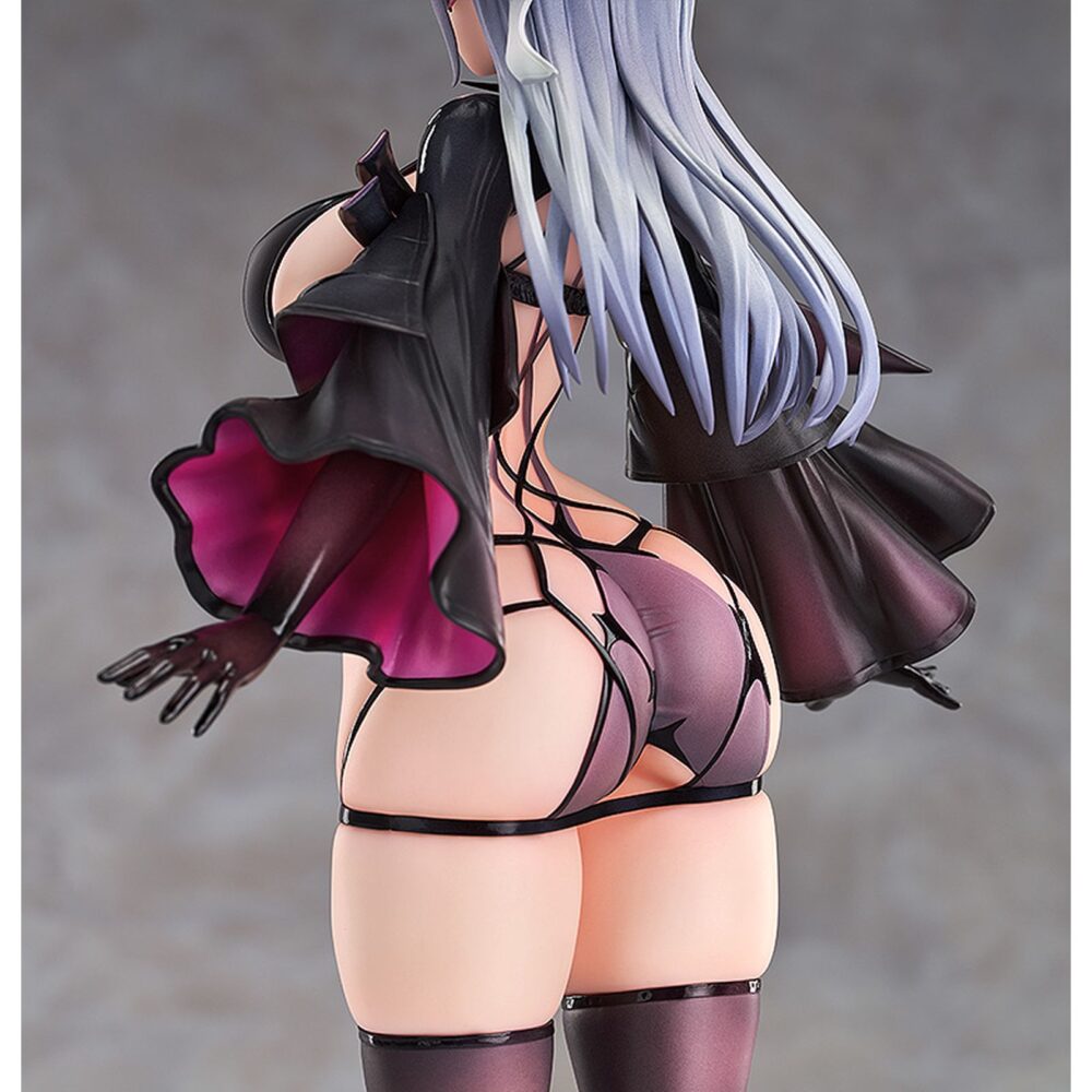 Modernia second affection goddess of victory: nikke 1/7. Good smile arts shanghai presenta la figura de modernia, inspirada en el videojuego para teléfonos móviles "goddess of victory: nikke". La antagonista, miembro del escuadrón los herejes, se presenta en su versión second affection con un alto nivel de detalle tanto en pintura como en esculpido. Mide aproximadamente 25 cm a escala 1/7 e incluye 1x falda extraíble y 2x partes mecánicas flotantes con sus bases transparentes. Cuenta con una base octagonal transparente para su exposición.