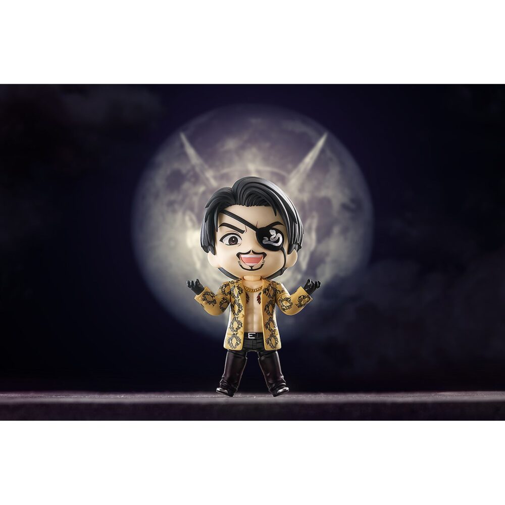 Goro majima yakuza nendoroid. Good smile arts shanghai suma a la colección nendoroid la figura del imprevisible goro majima, basada en este personaje recurrente de la saga de videojuegos "yakuza". Mide aproximadamente 10 cm e incluye 2x placas faciales intercambiables (sonriente y carcajada), 1x bate metálico, 1x megáfono, 1x casco de construcciones majima, 1x daga demonfire y otras partes opcionales para poses. Cuenta con base cuadrada transparente y soporte para su exposición.