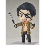 GORO MAJIMA YAKUZA NENDOROID. Good Smile Arts Shanghai suma a la colección Nendoroid la figura del imprevisible Goro Majima, basada en este personaje recurrente de la saga de videojuegos "Yakuza". Mide aproximadamente 10 cm e incluye 2x placas faciales intercambiables (sonriente y carcajada), 1x bate metálico, 1x megáfono, 1x casco de construcciones Majima, 1x daga Demonfire y otras partes opcionales para poses. Cuenta con base cuadrada transparente y soporte para su exposición.